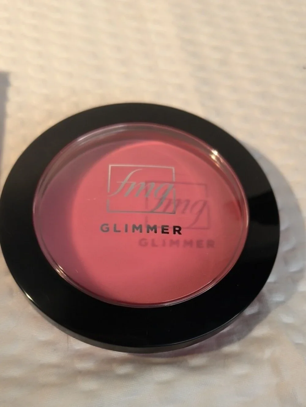 Avon FMG Petal Pink Glimmer Powder Blush – Pink